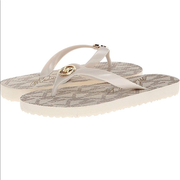 Micheal Kors Jet Set Mk Metallic Rubber Flip Flops - Picture 2 of 7